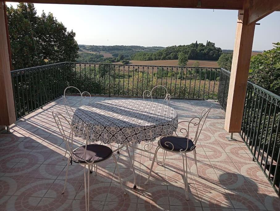 Maison De Village Avec Superbe Vue Cuq  Exterior foto