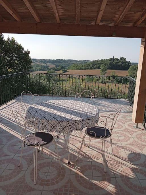 Maison De Village Avec Superbe Vue Cuq  Exterior foto