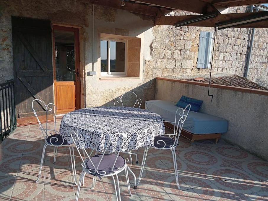 Maison De Village Avec Superbe Vue Cuq  Exterior foto